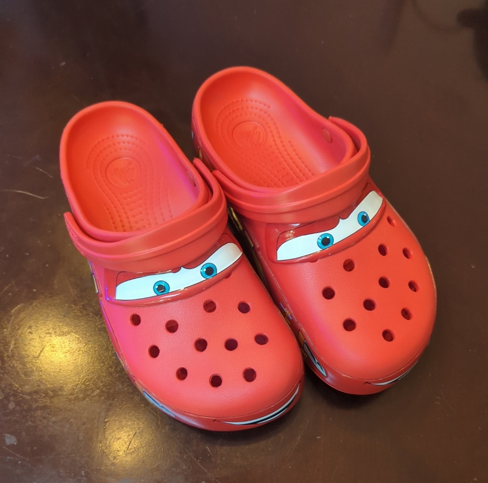 Lightning McQueen Light Up Crocs W9/M7